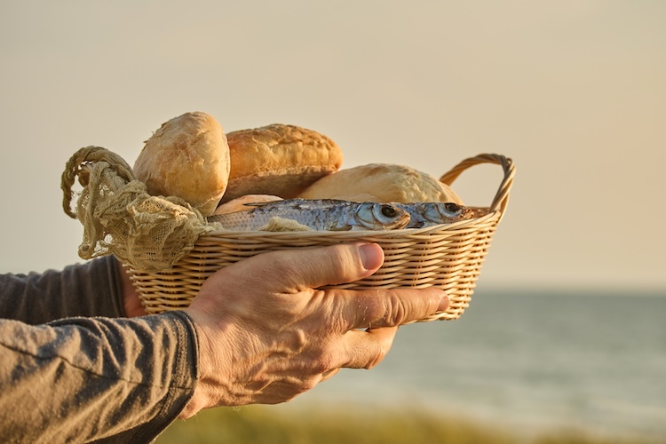 loaves and fishes